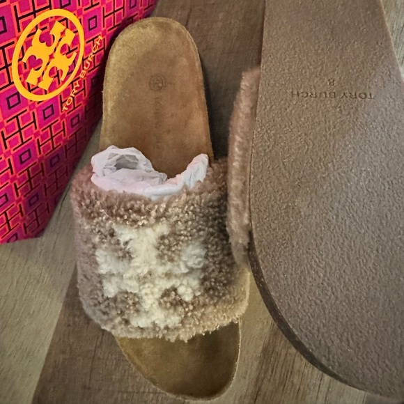 Tory Burch shearling platform cork bottoms…. - Picture 3 of 3